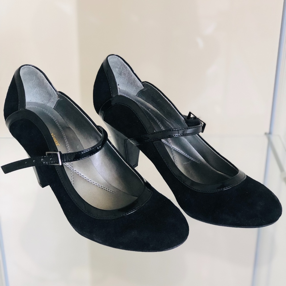 Adorable Vintage-Style Naturalizer N5 Comfort Pump